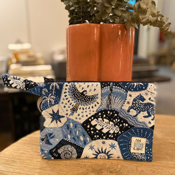 Flat <br/> Pouch <br/> Belize