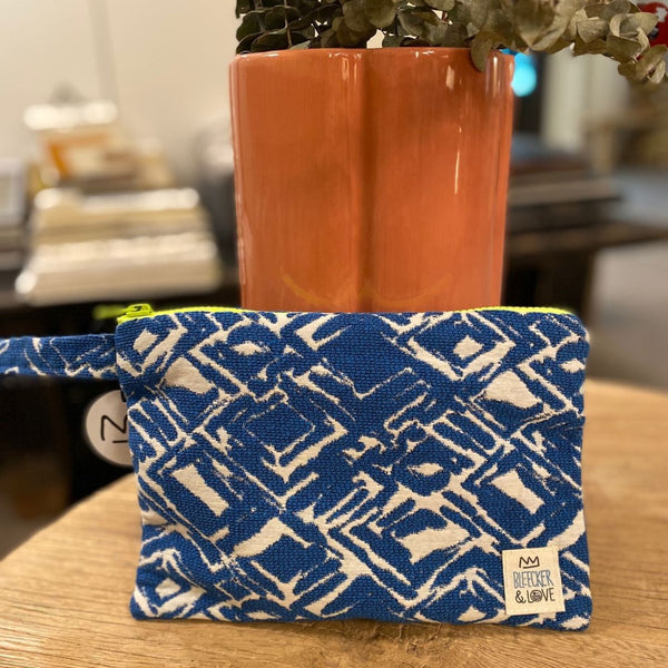 Flat <br/> Pouch <br/> Cacela