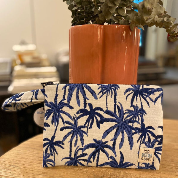 Flat <br/> Pouch <br/> Laguna