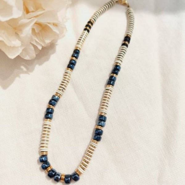 Necklace <br/> Black & White