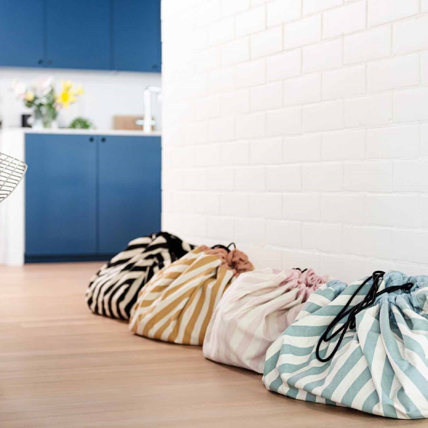 Available in different stripes color.