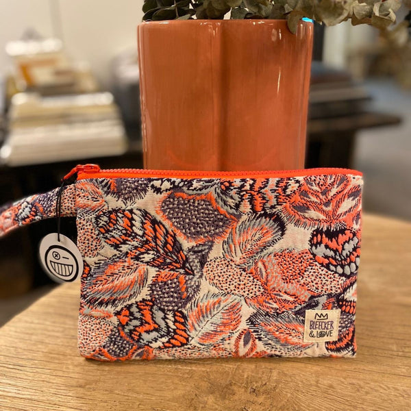 Flat <br/> Pouch <br/> Tetra
