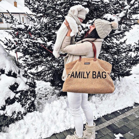 Different compartments and elastic bands keep the bag tidy easily