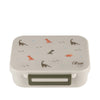 Keeps the lunch bag dry and clean with its leak proof seal