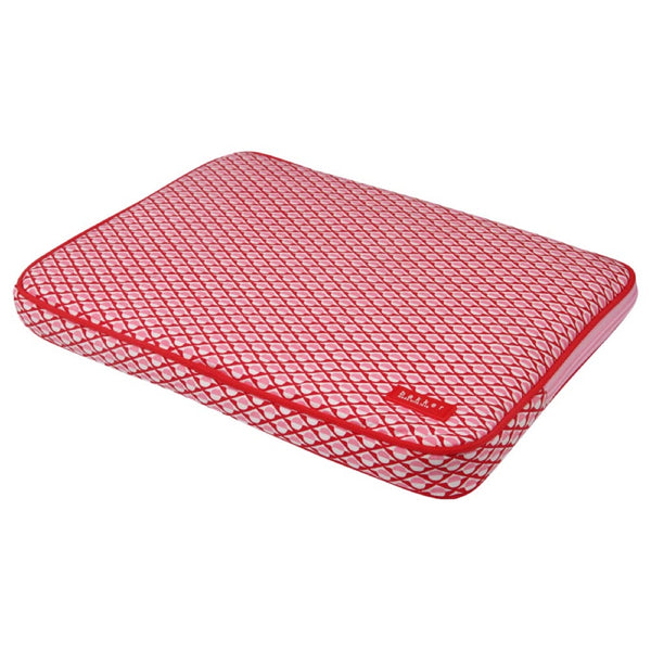 Fits laptops up to 15"