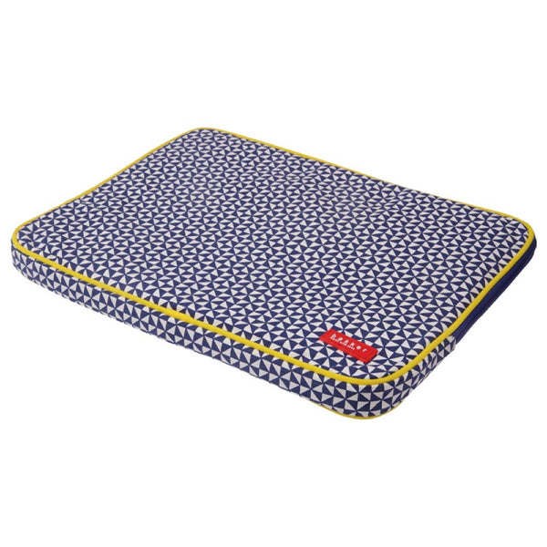 Fits laptops up to 15"