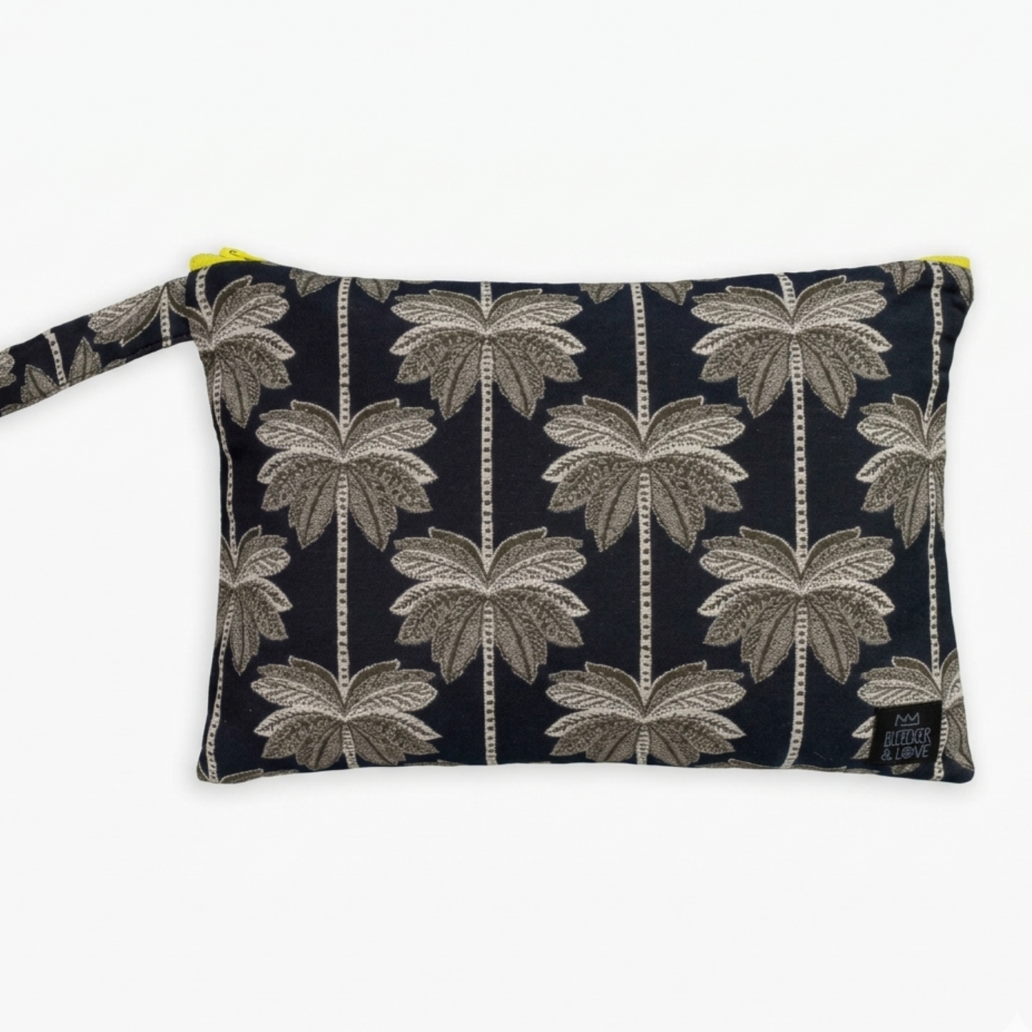 Flat Pouch <br/> Oasis