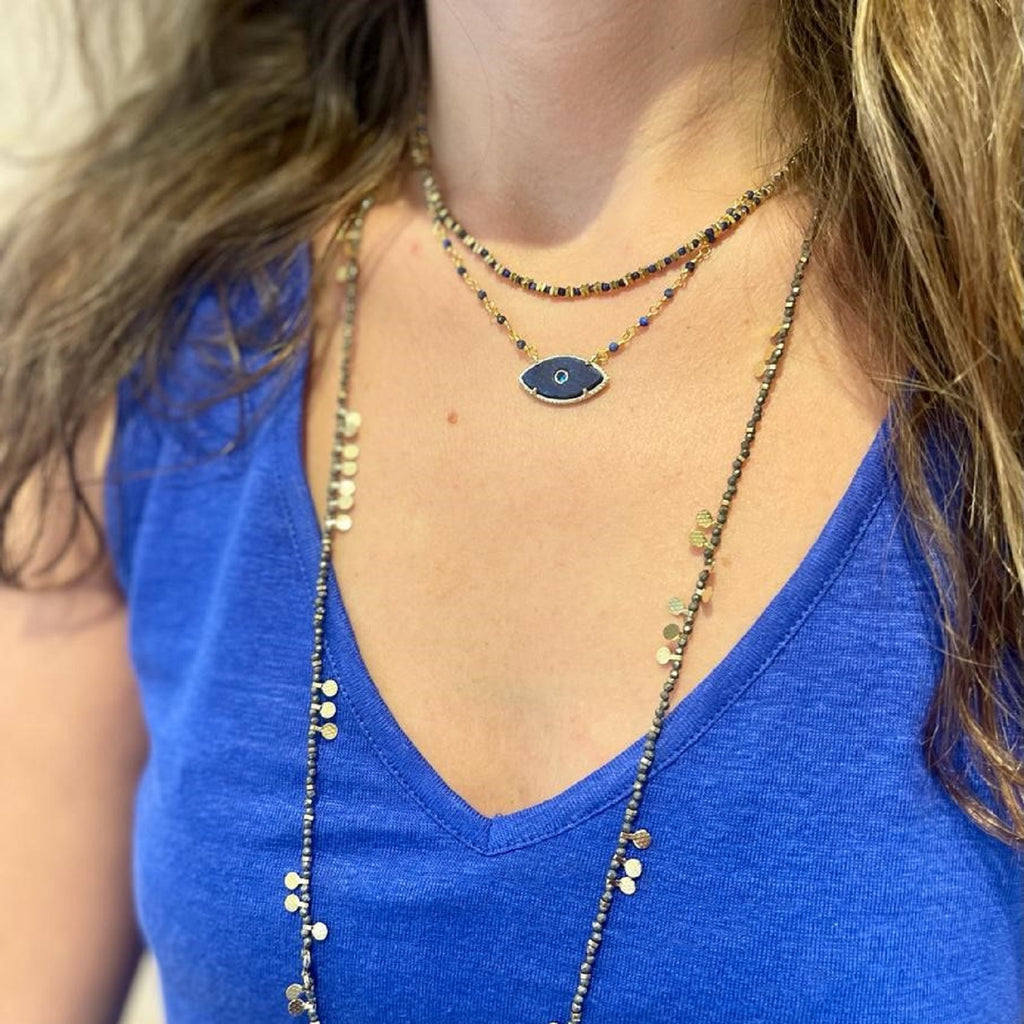 Short necklace Elsa Lapiz Lazuli stone.