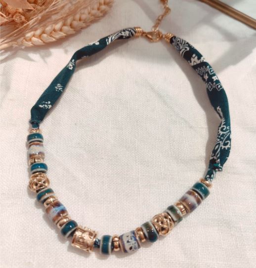 Necklace <br/> Ceramic <br/> Green Golden