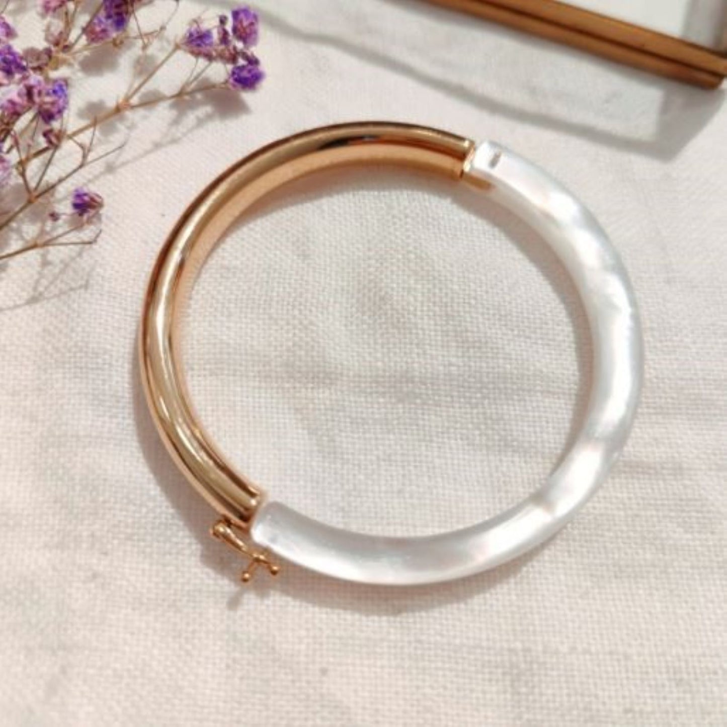 Bangle Half Resin <br/> White Golden