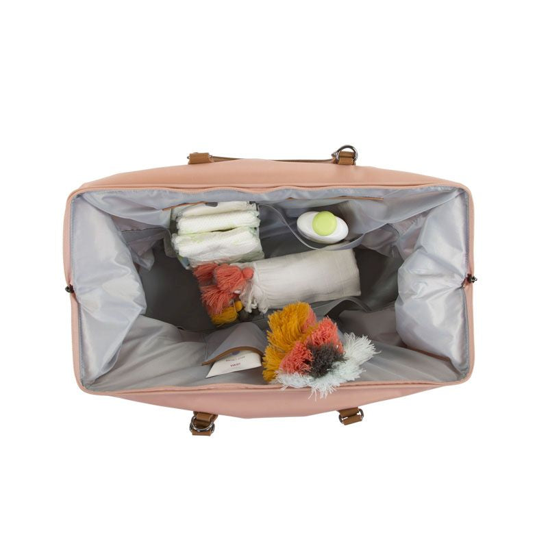 Different compartments and elastic bands keep the bag tidy easily