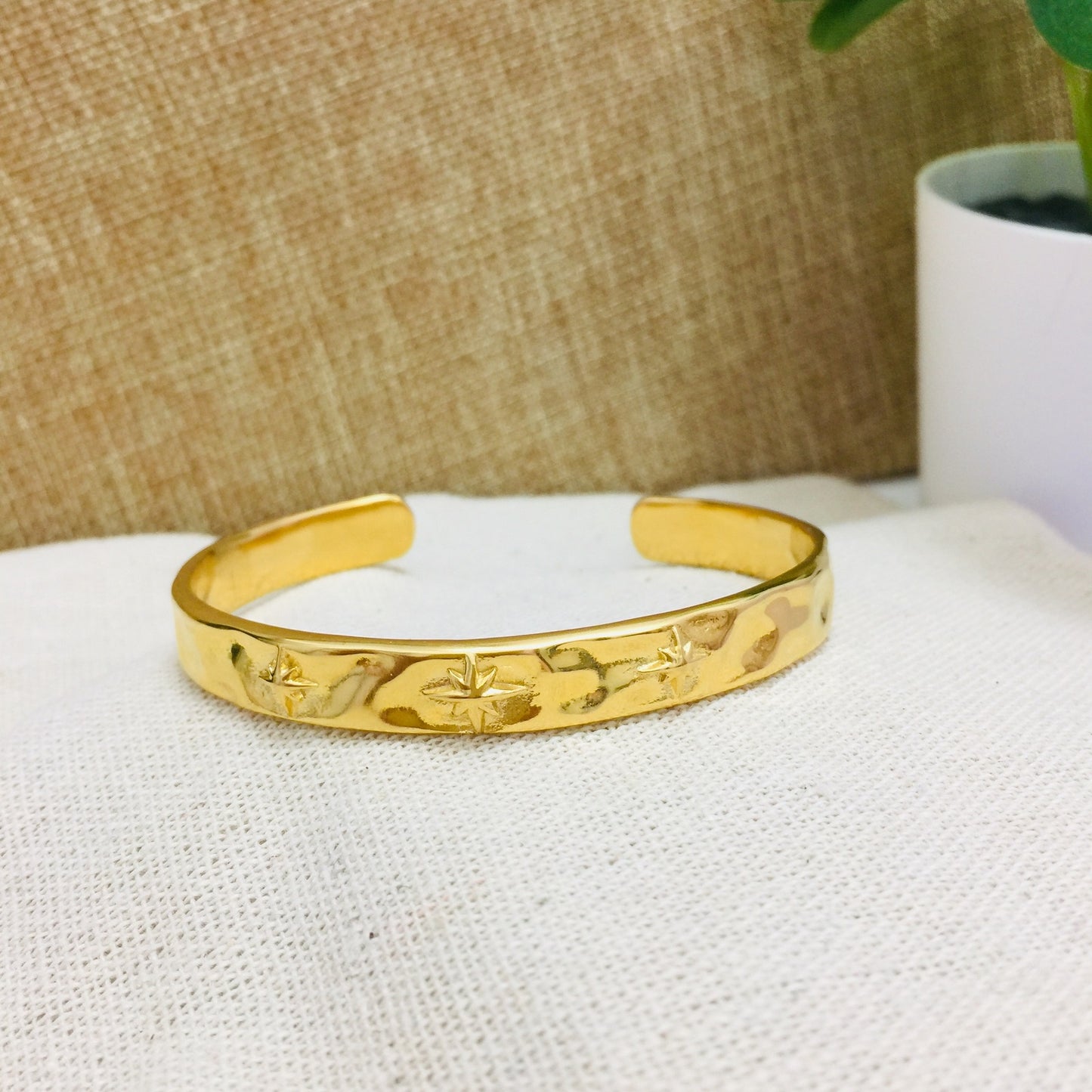 Thick bangle