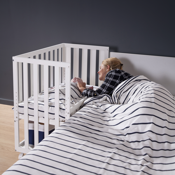 Safe co-sleeping crib for new born