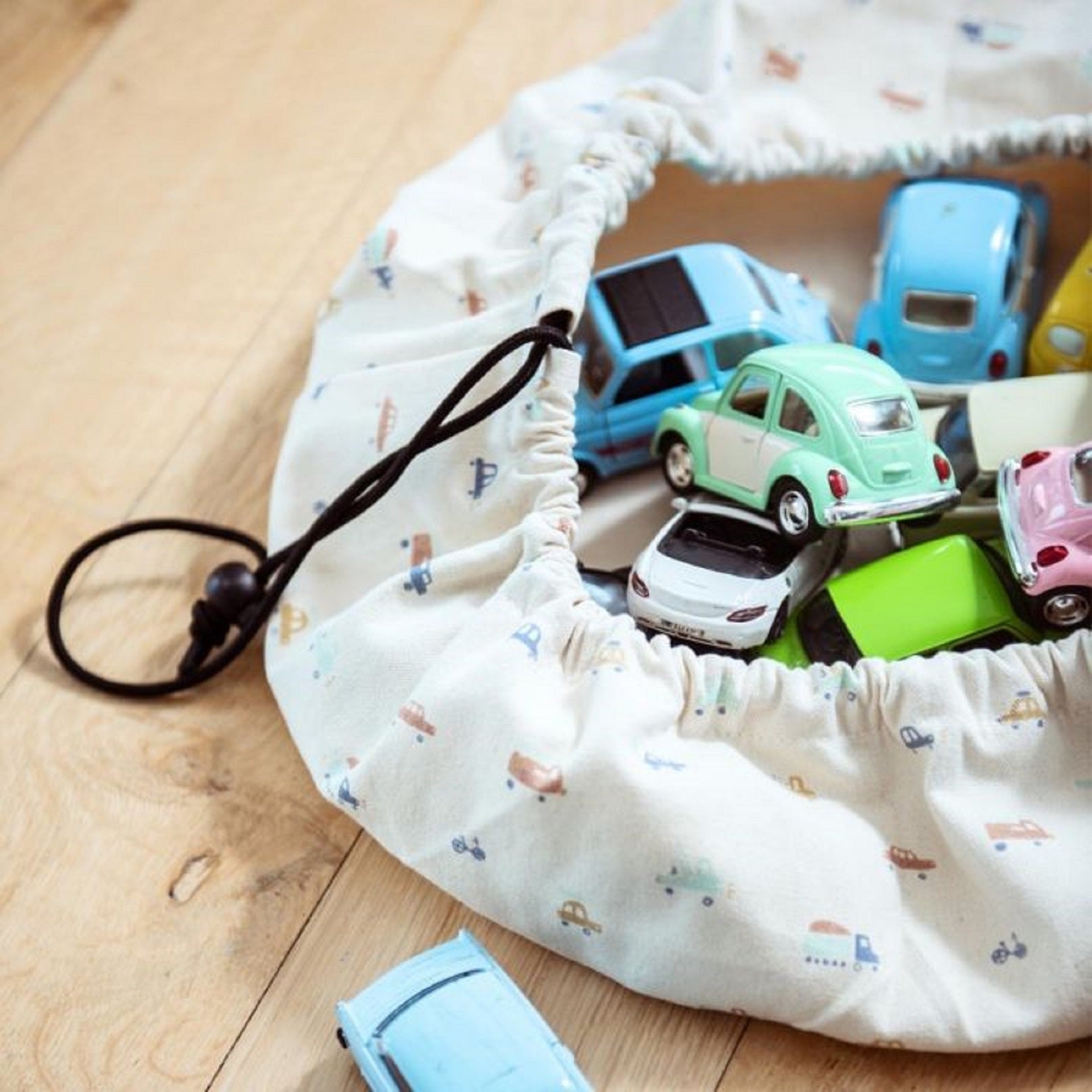 Encourage kids to tidy up at the end of the day l